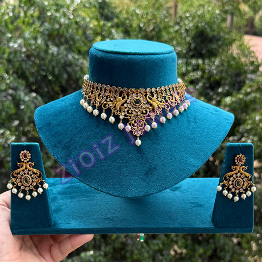 Premium choker with pearls