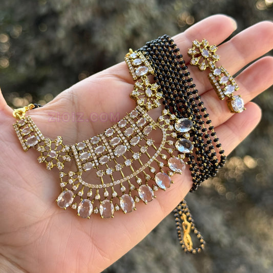 Petal Curve Mangalsutra
