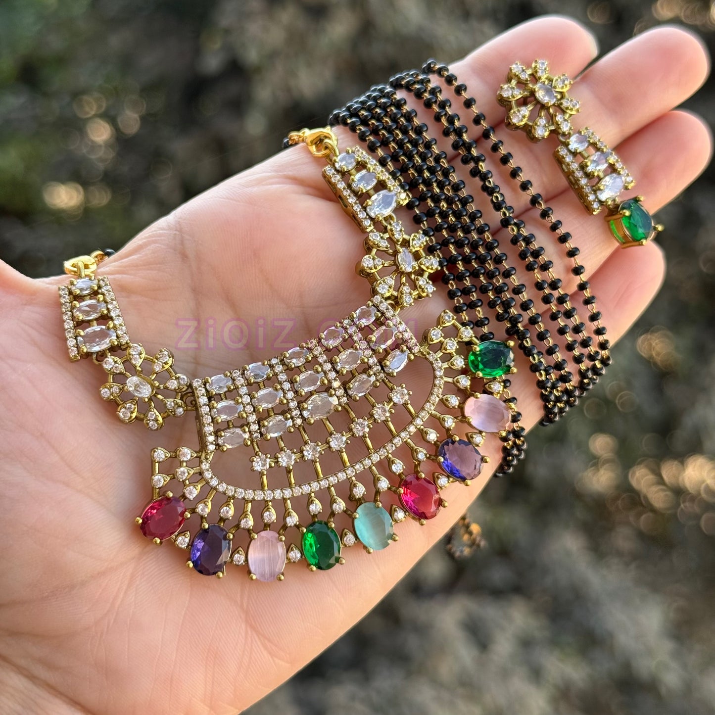 Petal Curve Mangalsutra