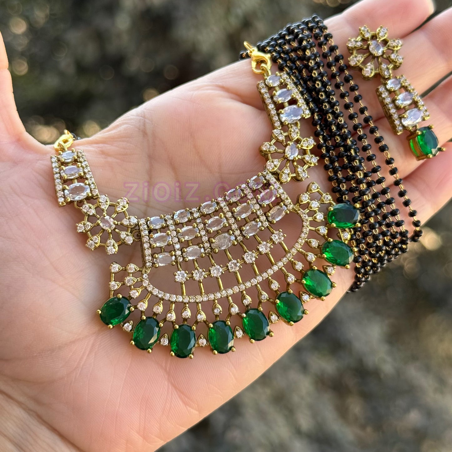 Petal Curve Mangalsutra
