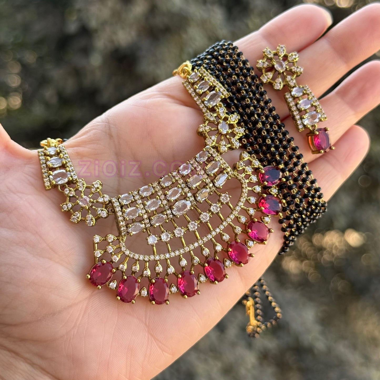 Petal Curve Mangalsutra